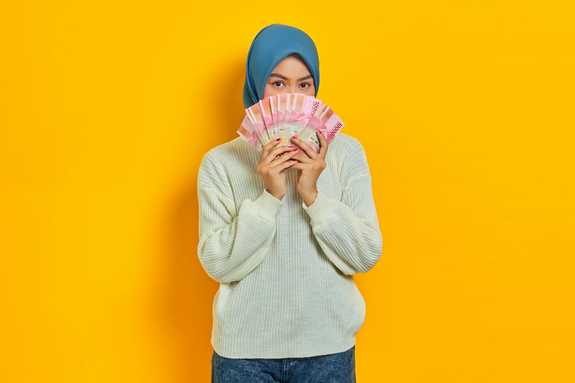 Dasar hukum pengalihan piutang meliputi Kitab Undang-Undang Hukum Perdata dan peraturan terkait lainnya.